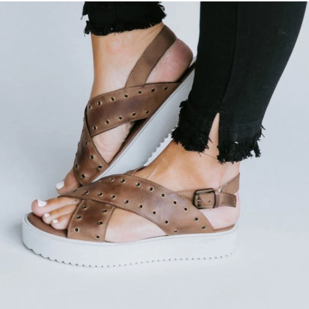 Bed Stu Taupe Brown Leather Eyelet Platform Sandals